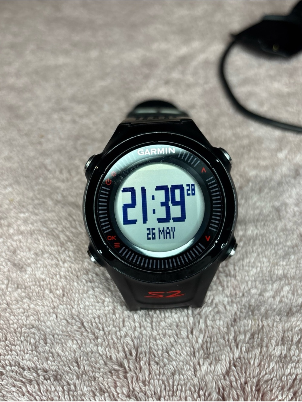 Garmin Approach S2 GPS Golf Watch with Worldwide Courses, Black